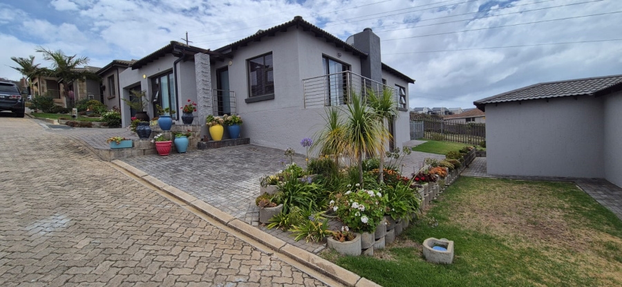 4 Bedroom Property for Sale in Seemeeu Park Western Cape